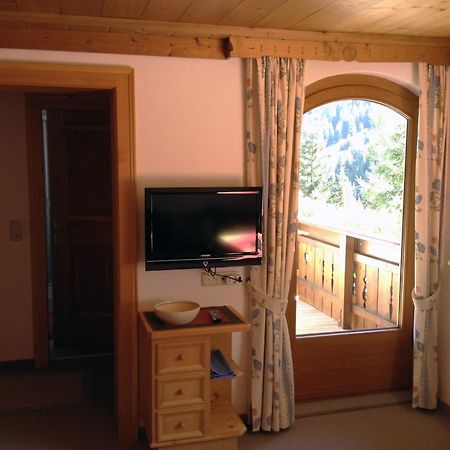Haus Vasul Sankt Anton am Arlberg Quarto foto